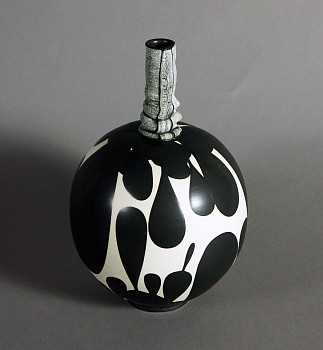 sco 0058 bw vase with handbuilt neck