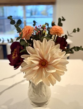 arin 0004 flowers with vase